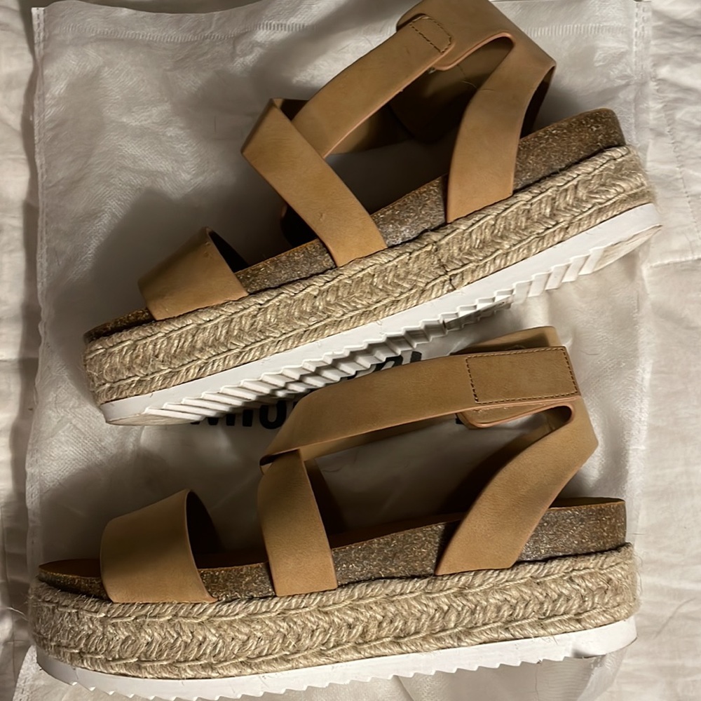 Nude heeled sandal